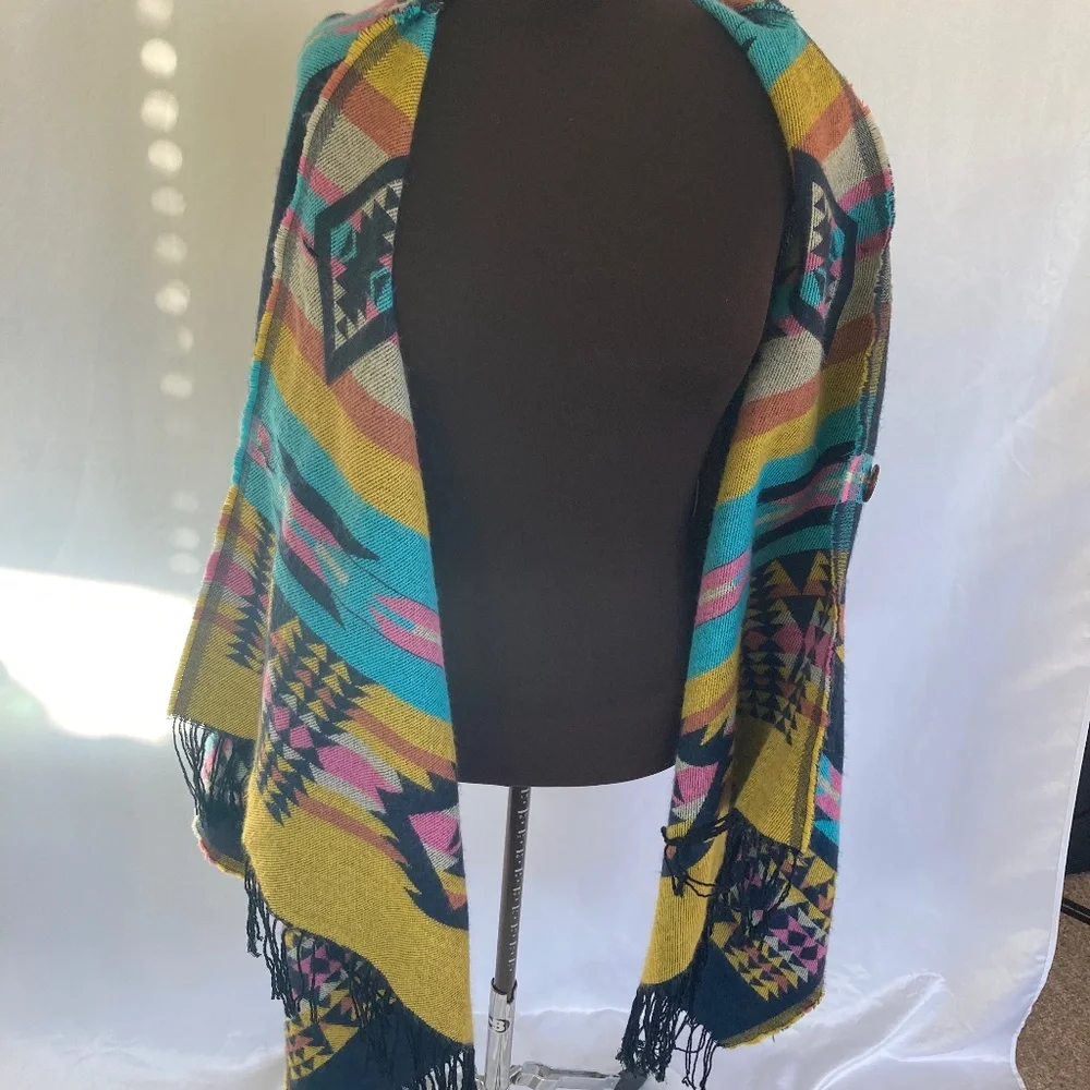 Beautiful Hooded Native Print Poncho - Picture 15 of 15